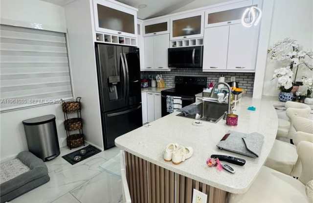 11761 NW 12th Street, Pembroke Pines, FL 33026 photos photos