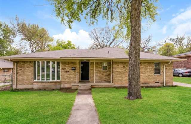 2918 King Cole Drive - 2918 King Cole Drive, Dallas, TX 75216