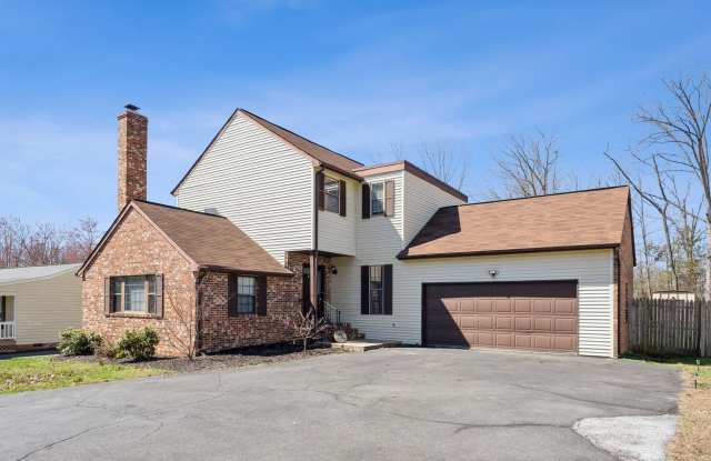 Beautifully renovated end-unit home on nearly an acre! photos photos