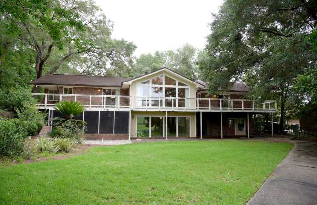 Luxury 5 Bedroom Rental in Rocky Bayou! photos photos