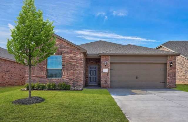 Charming El Reno Home with Beautiful Backyard Garden photos photos