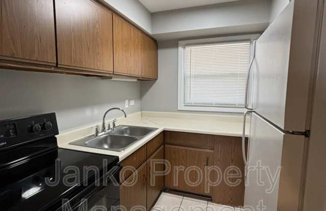 5007 W Columbus Drive - 5007 West Columbus Avenue, Chicago, IL 60652