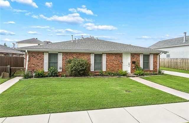 6017 BELLAIRE Drive Gallery 1