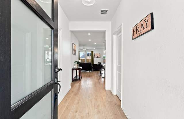 1308 Parkdale Street Gallery 3