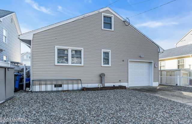 213 Hayes Court Gallery 2