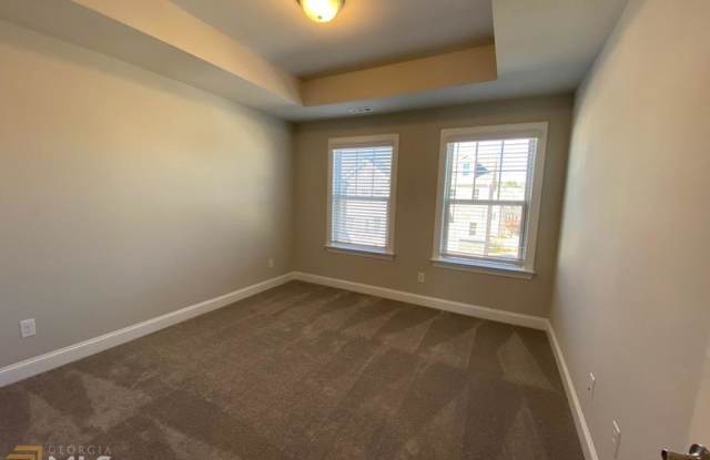 5448 Terrace Bend Pl Gallery 2