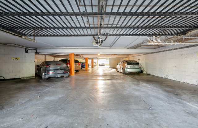 2252 Parker Street Gallery 3