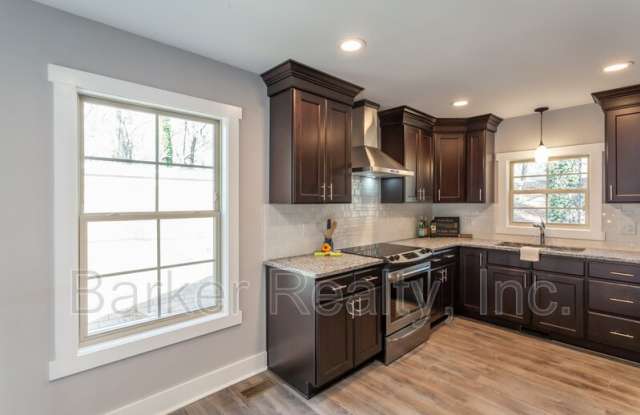 102 Bonnell Court Gallery 3