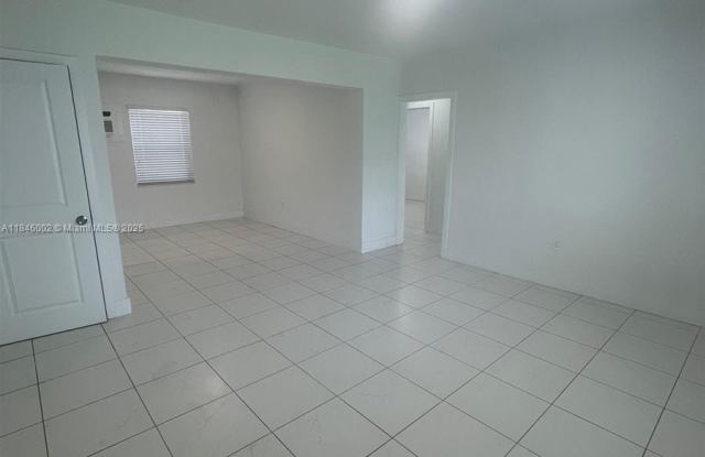 553 SW 7th St photos photos