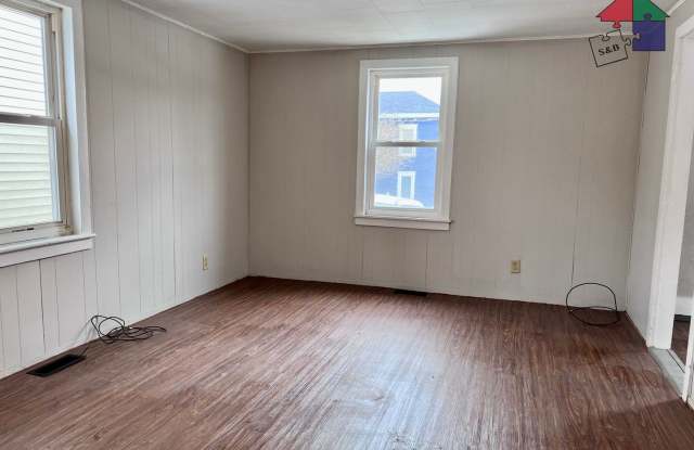 67 Perry St - 67 Perry Street, Barre, VT 05641