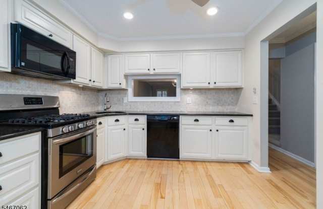 203 Salem Ct Gallery 4