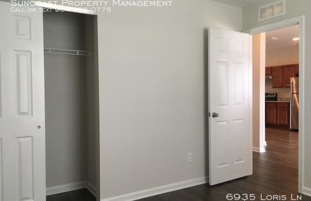 6935 Loris Ln Gallery 3