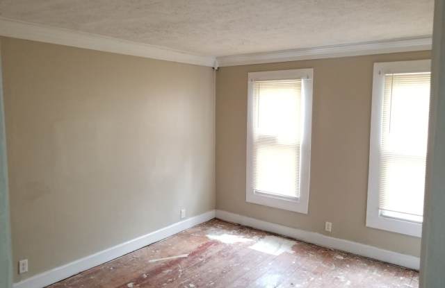 63 North Oakley Avenue Gallery 3