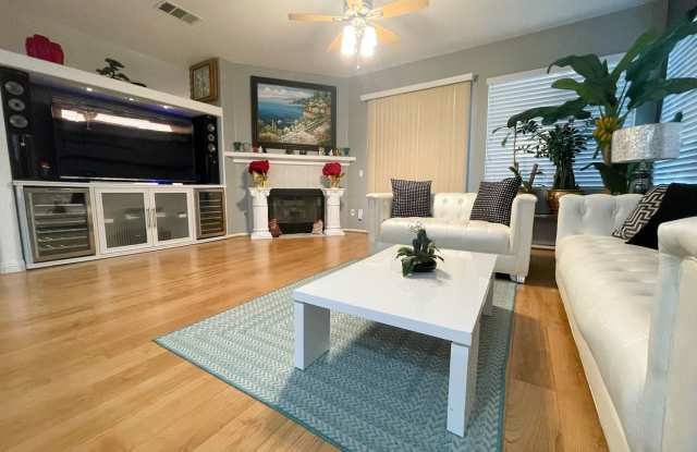 Stunning 4-Bedroom Home with Loft, Patio  2-Car Garage! - 13677 Balsawood Lane, Moreno Valley, CA 92555