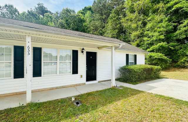 Cozy 2BR/2BA Duplex with Private Bath Layout in Monroe photos photos