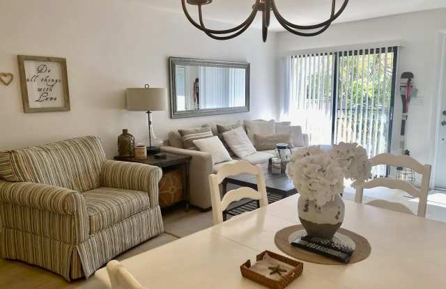 602 E Executive Center Drive E unit: 209 photos photos