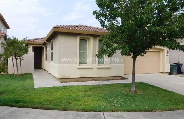 Spacious Elk Grove 3bd/2ba House with 2 Car Garage  Extras - 12 Chloe Court, Sacramento, CA 95758