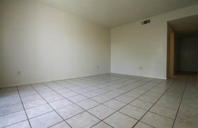 201 E Sequoia Ave Gallery 4