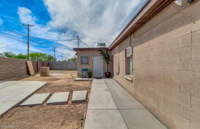 3719 W CATALINA Drive Gallery 2