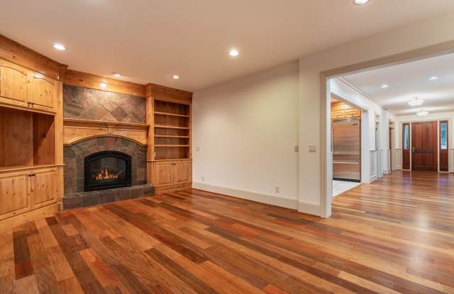 Stunning home in the First Division Community! - 1015 Andrews Road, Lake Oswego, OR 97034