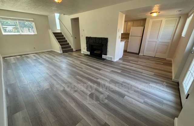 1817 E Vine St photos photos