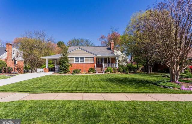 6812 LUMSDEN ST - 6812 Lumsden Street, McLean, VA 22101