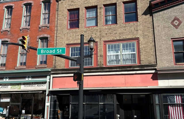 43 W BROAD STREET - 43 West Broad Street, Tamaqua, PA 18252