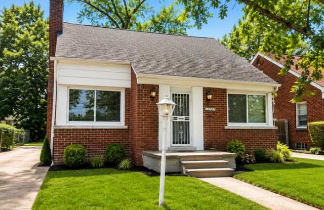 18283 Tracey Street Gallery 1