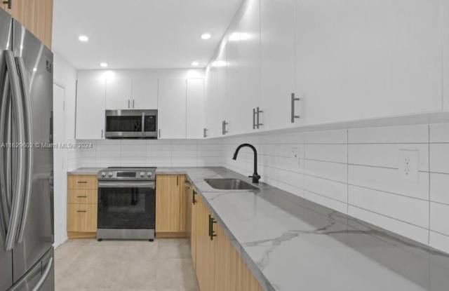 8315 SW 72nd Ave - 8315 Southwest 72nd Avenue, Glenvar Heights, FL 33143