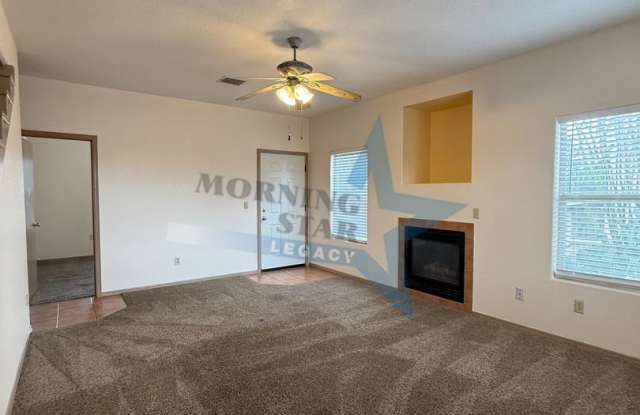 Cute 3 Bedroom Townhouse - Close to Everything! Gallery 3
