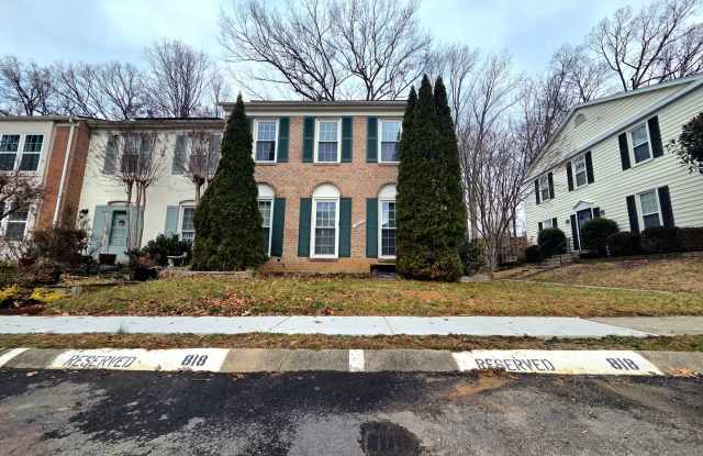 Beautiful 4 BR/2 Full BA  2 Half BA EOG Townhome in Gaithersburg! - 19818 Bazzellton Place, Montgomery Village, MD 20886