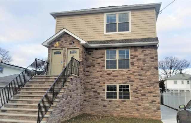 11 Mc Dermott Ave ,#B - 11 Mcdermott Avenue, Staten Island, NY 10305