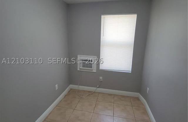1740 NW 1st Pl Gallery 3