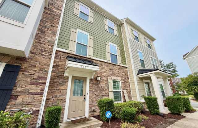 Wow! Beautiful 3 bedroom, 2 1/2 bath townhouse style home. photos photos Wow! Beautiful 3 bedroom, 2 1/2 bath townhouse style home. photos photos