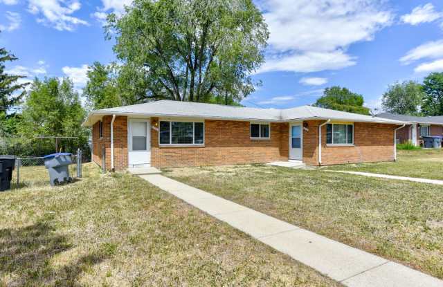Two Bedroom/One Bathroom - Fenced Yard - Open Kitchen - Fully Updated photos photos