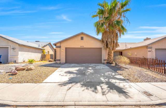 Charming Single-Story Las Vegas Home with Vaulted Ceilings & Private Courtyard! photos photos