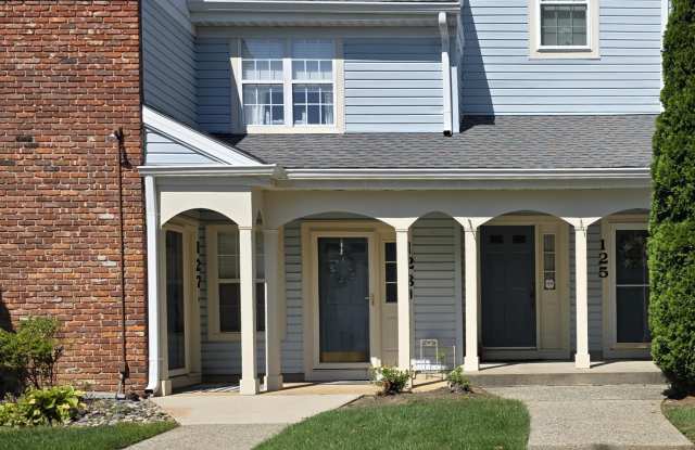 126 Tulip Lane photos photos