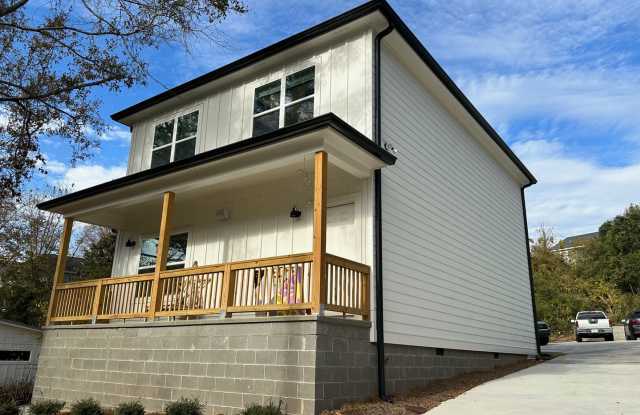 Four Bedroom Available off MLK - 962 Doctor Martin Luther King Junior Parkway, Athens, GA 30601
