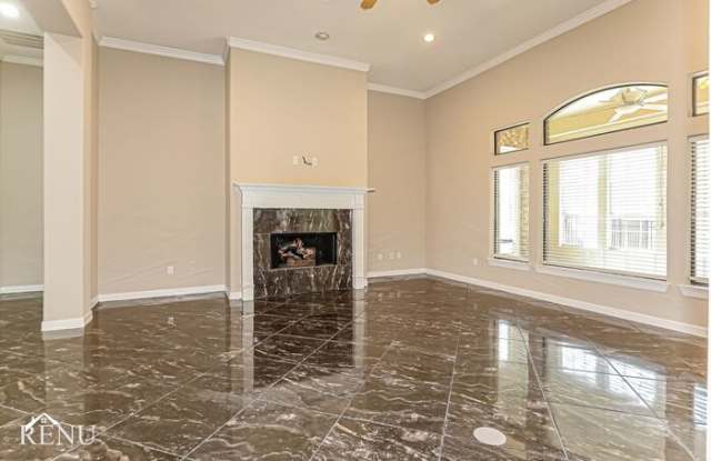 5254 Lakeshore Drive Gallery 4