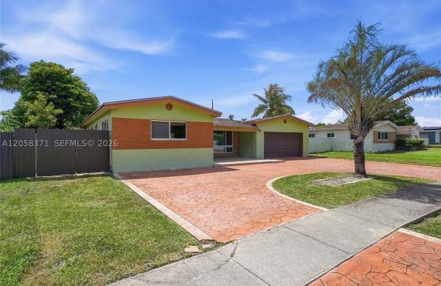 2220 De Soto Dr Gallery 1