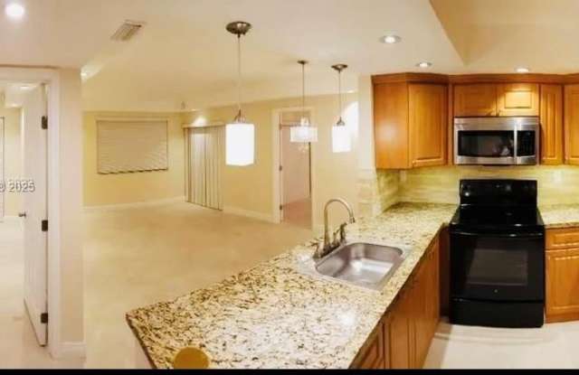 2720 W 63rd Pl photos photos