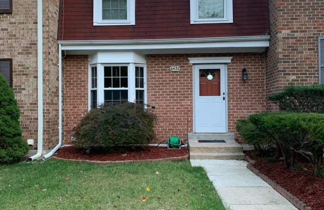6432 OLD SCOTTS COURT - 6432 Old Scotts Ct, Burke, VA 22152