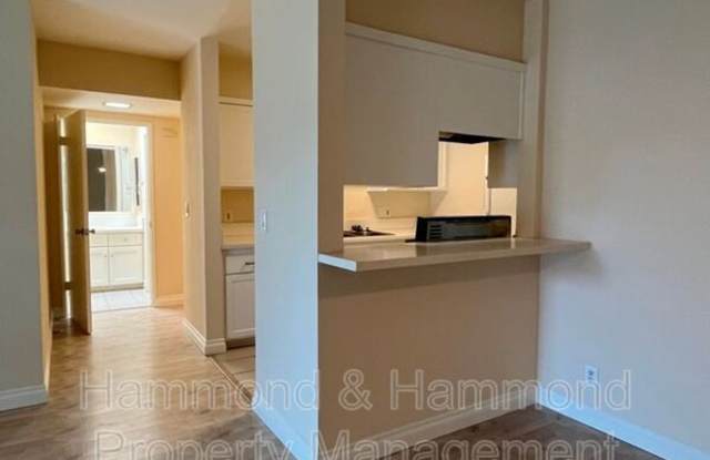 15344 Weddington St. Gallery 4