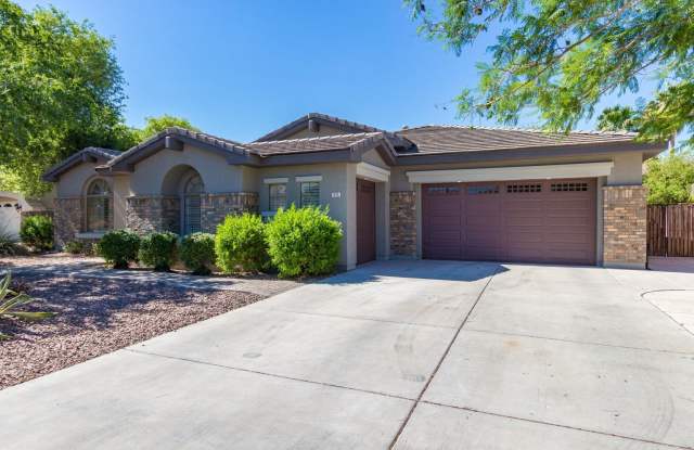 531 E ELGIN Court Gallery 2
