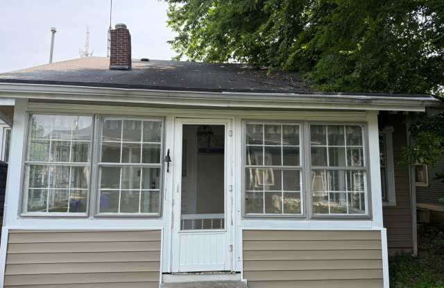 3 Bed/1 Bath Home with Cellar Gallery 4