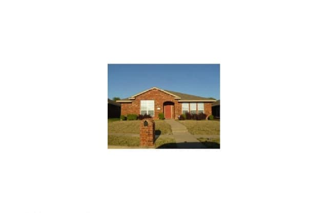 713 Horseshoe Ct - 713 Horseshoe Ct, DeSoto, TX 75115