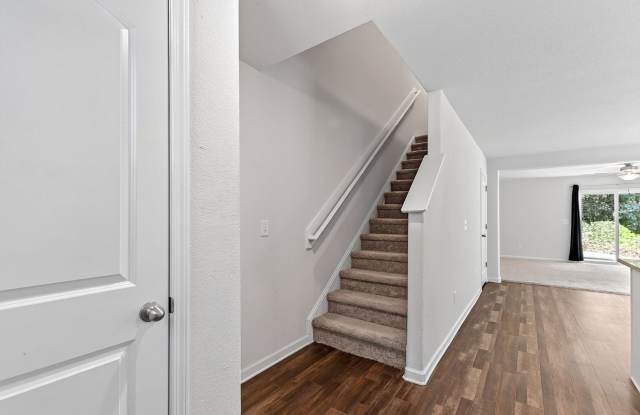 3BR Cul-de-Sac Townhome in Franklinton! Gallery 3