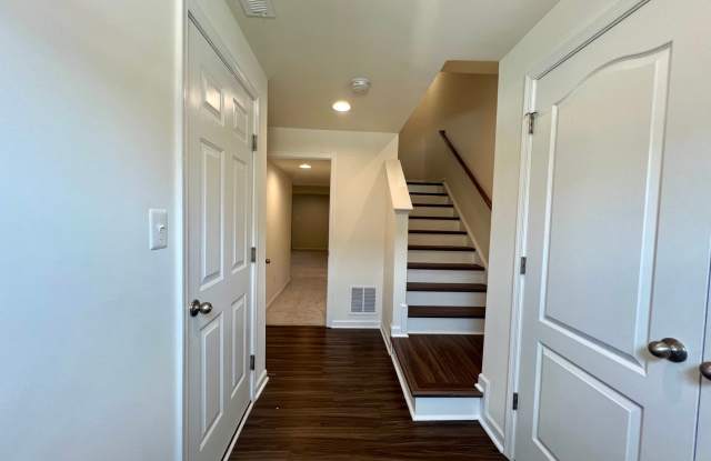 4 Beds, 3 Full/1 Half Bath Townhome in Charles Town Gallery 3