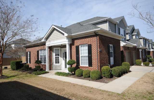 Spacious 3 bedroom, 2.5 bath end-unit condo for rent in the sought-after Ridgely Manor community! photos photos