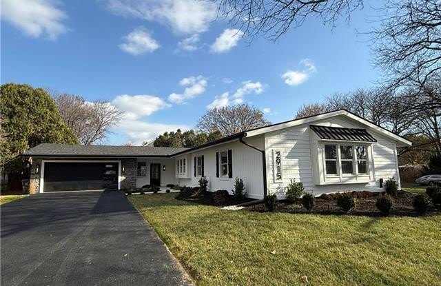 2915 Meadowbrook Circle - 2915 Meadowbrook Circle North, Dorneyville, PA 18103